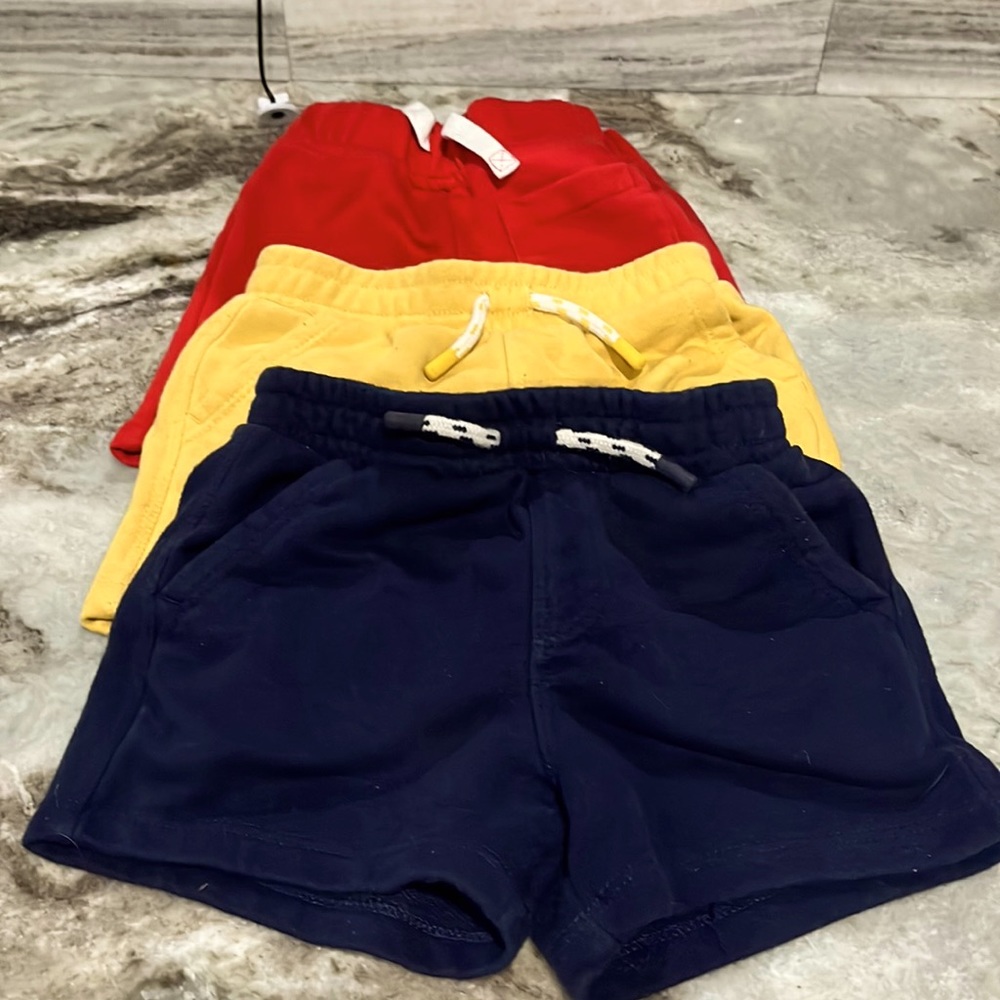 Red, yellow and blue cotton shorts